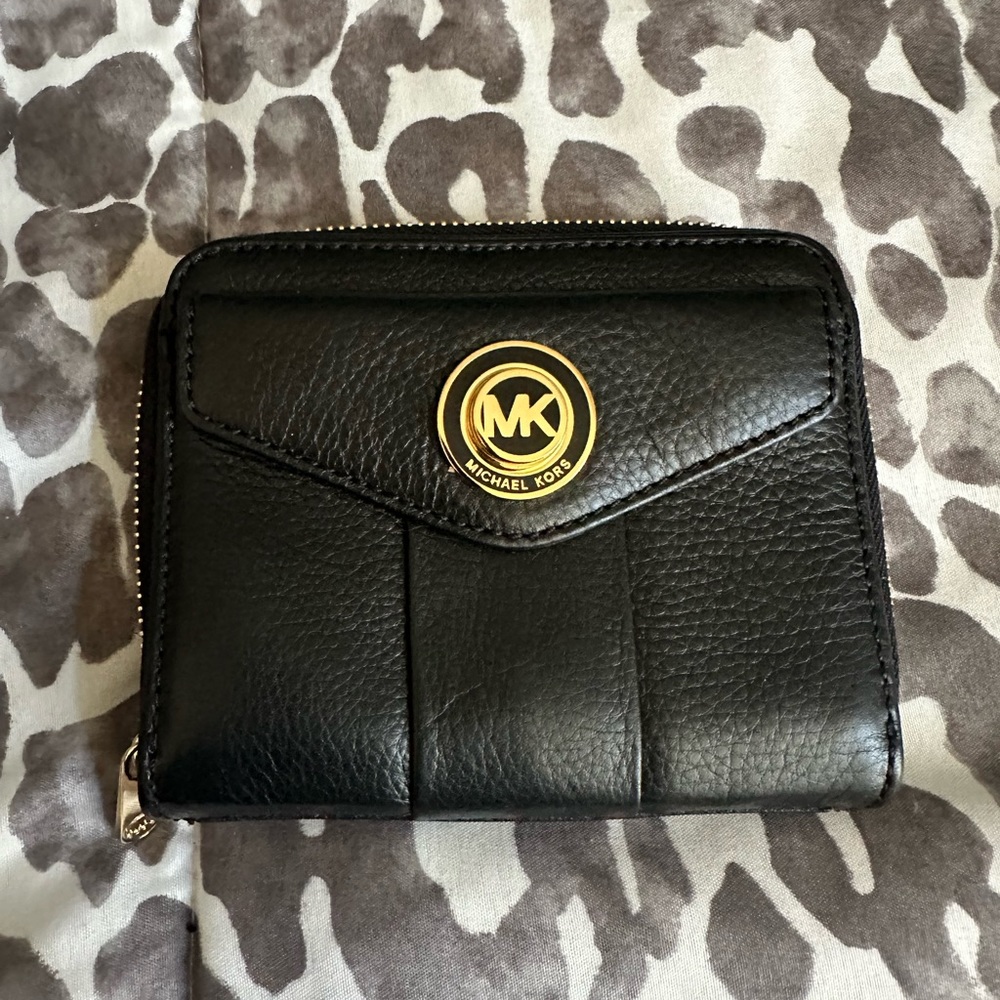 Michael Kors wallet, like new